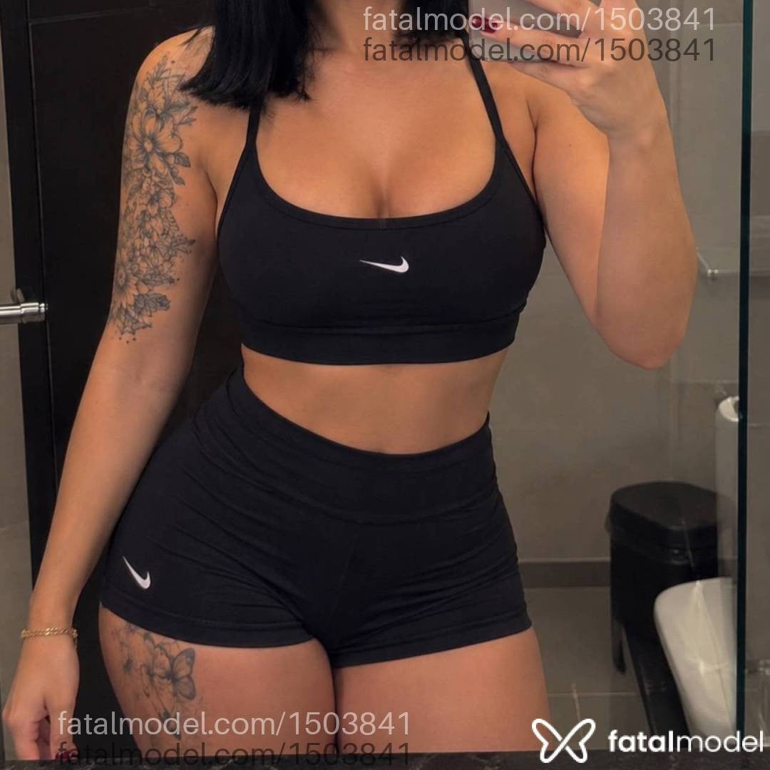 Acompanhante mulher morena (o) de olhos verdes - Mel Rezende