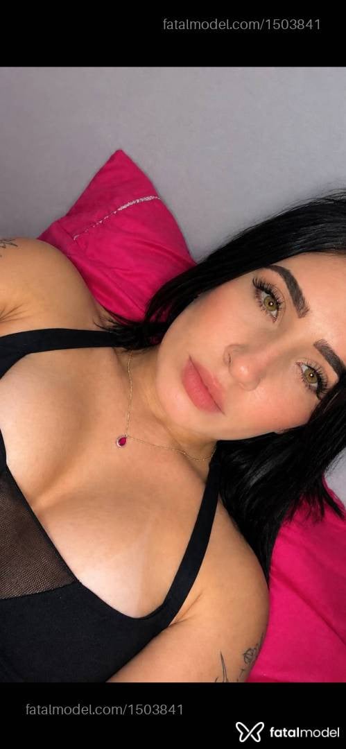 Acompanhante mulher morena (o) de olhos verdes - Mel Rezende