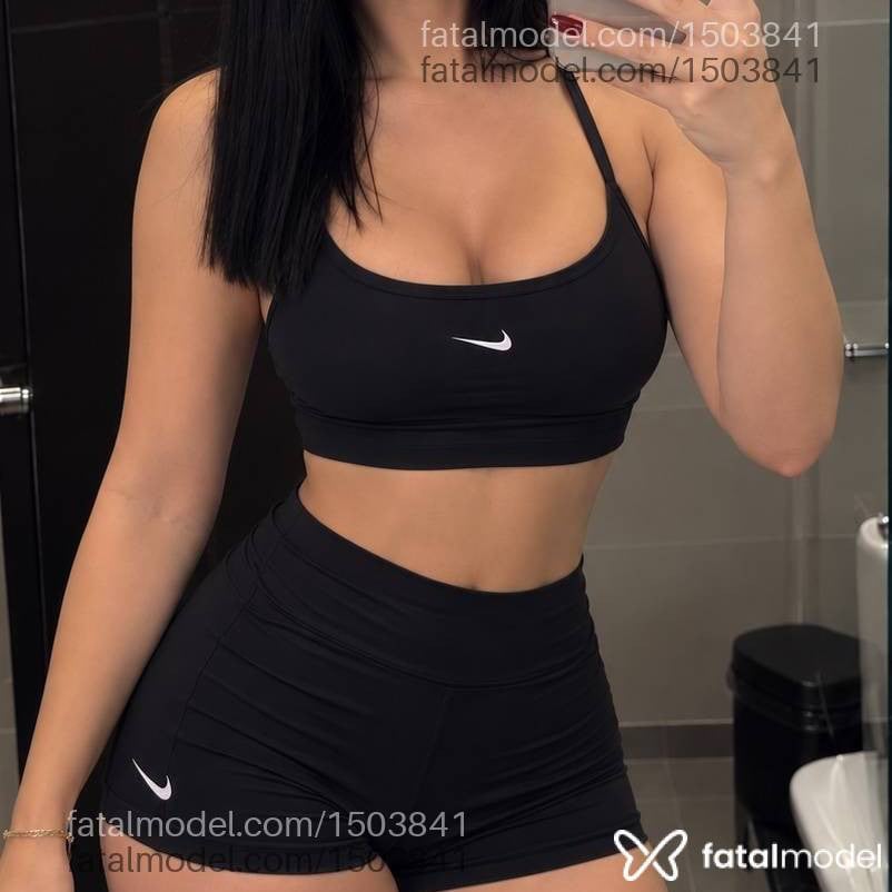 Acompanhante mulher morena (o) de olhos verdes - Mel Rezende