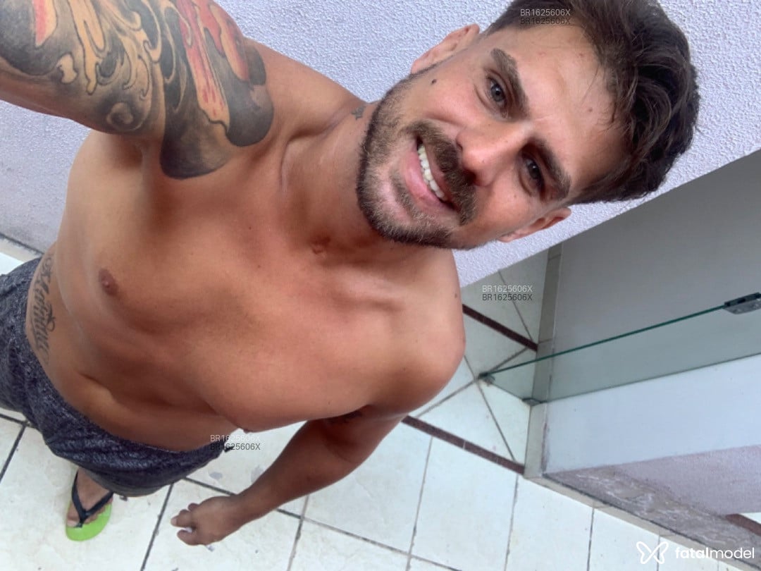 Acompanhante homem loira (o) de olhos azuis em Guarapari - Lorenzo