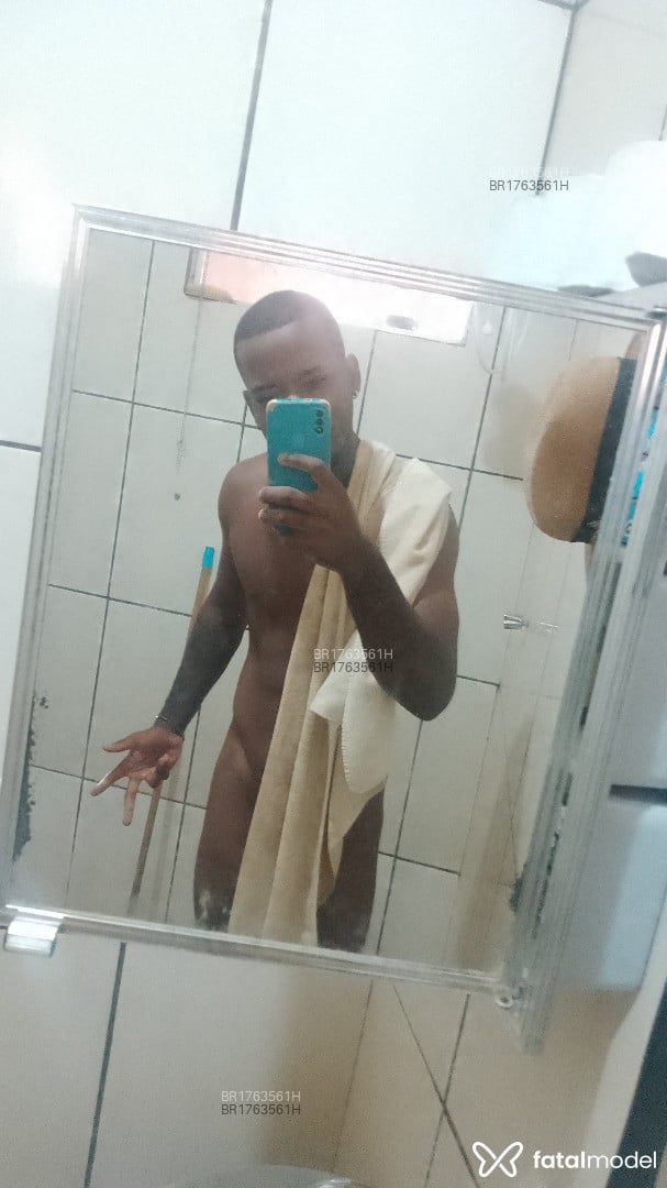 Acompanhante homem morena (o) de olhos pretos em Uberlândia - Pretinho
