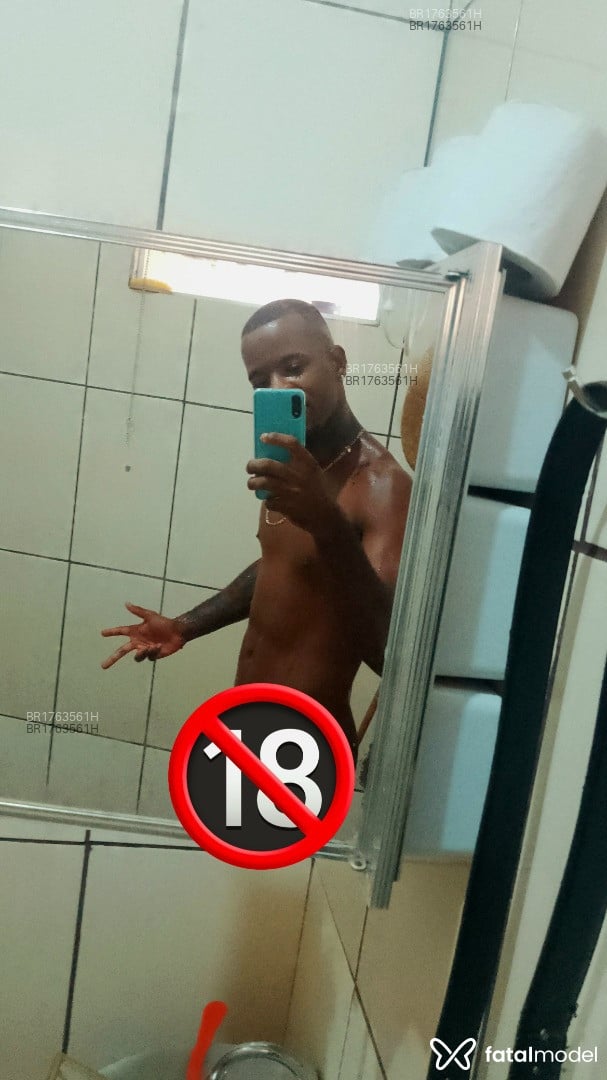 Acompanhante homem morena (o) de olhos pretos em Uberlândia - Pretinho