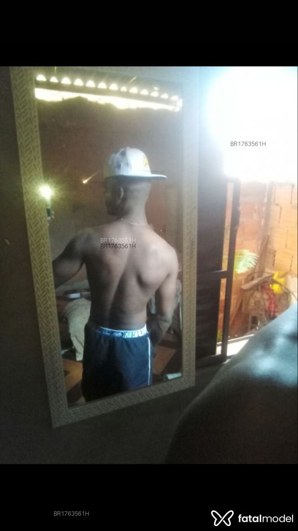 Acompanhante homem morena (o) de olhos pretos em Uberlândia - Pretinho