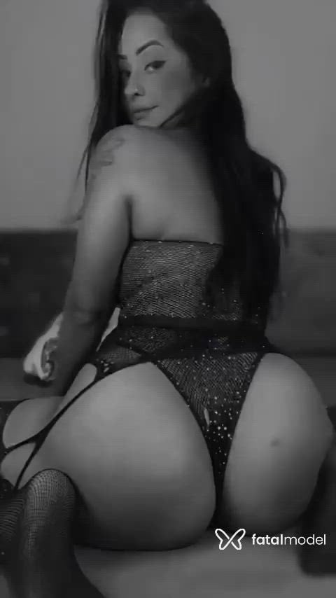Acompanhante mulher morena (o) de olhos castanhos - Dj BloomTrixx