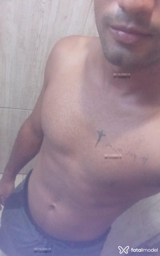 Acompanhante homem morena (o) de olhos pretos em São José Acompanhante homem morena (o) de olhos pretos em São José - Tom