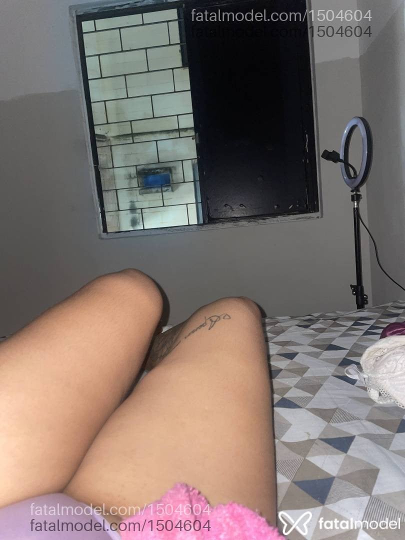 Acompanhante mulher com cabelo castanho de olhos verdes - Nicole Novais