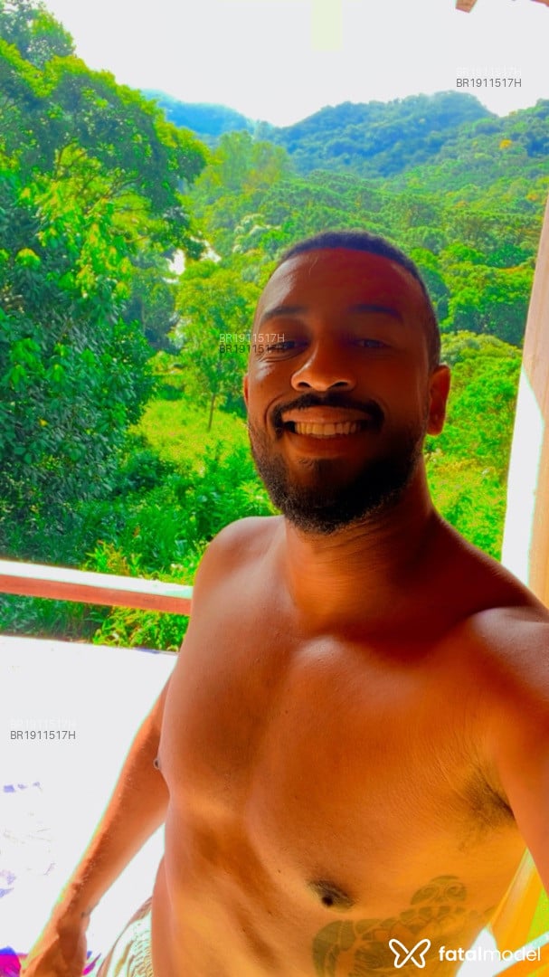 Acompanhante homem morena (o) de olhos castanhos em Rio de Janeiro - Cesar