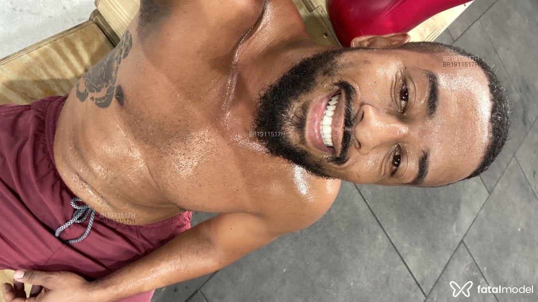 Acompanhante homem morena (o) de olhos castanhos em Rio de Janeiro - Cesar