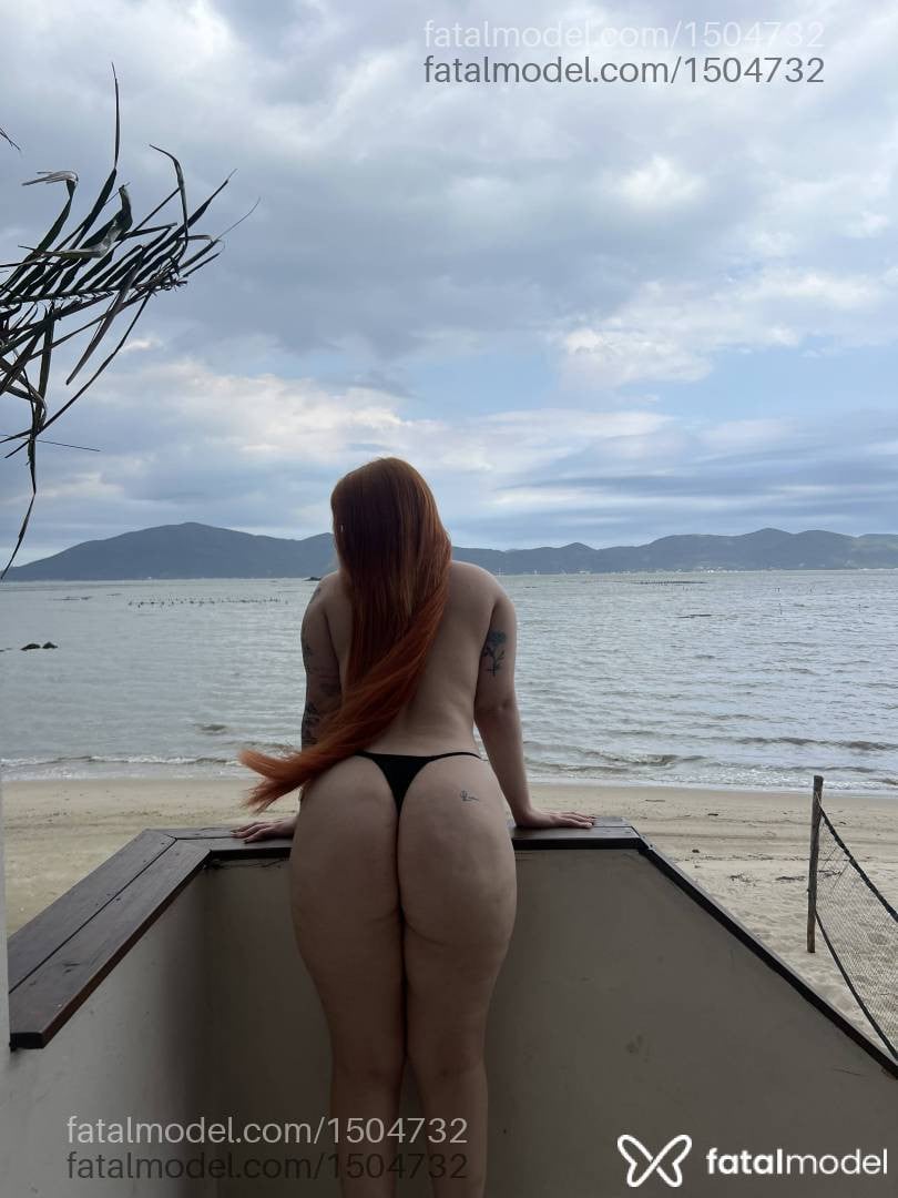Acompanhante mulher ruiva (o) de olhos pretos em Palhoça - Mirella