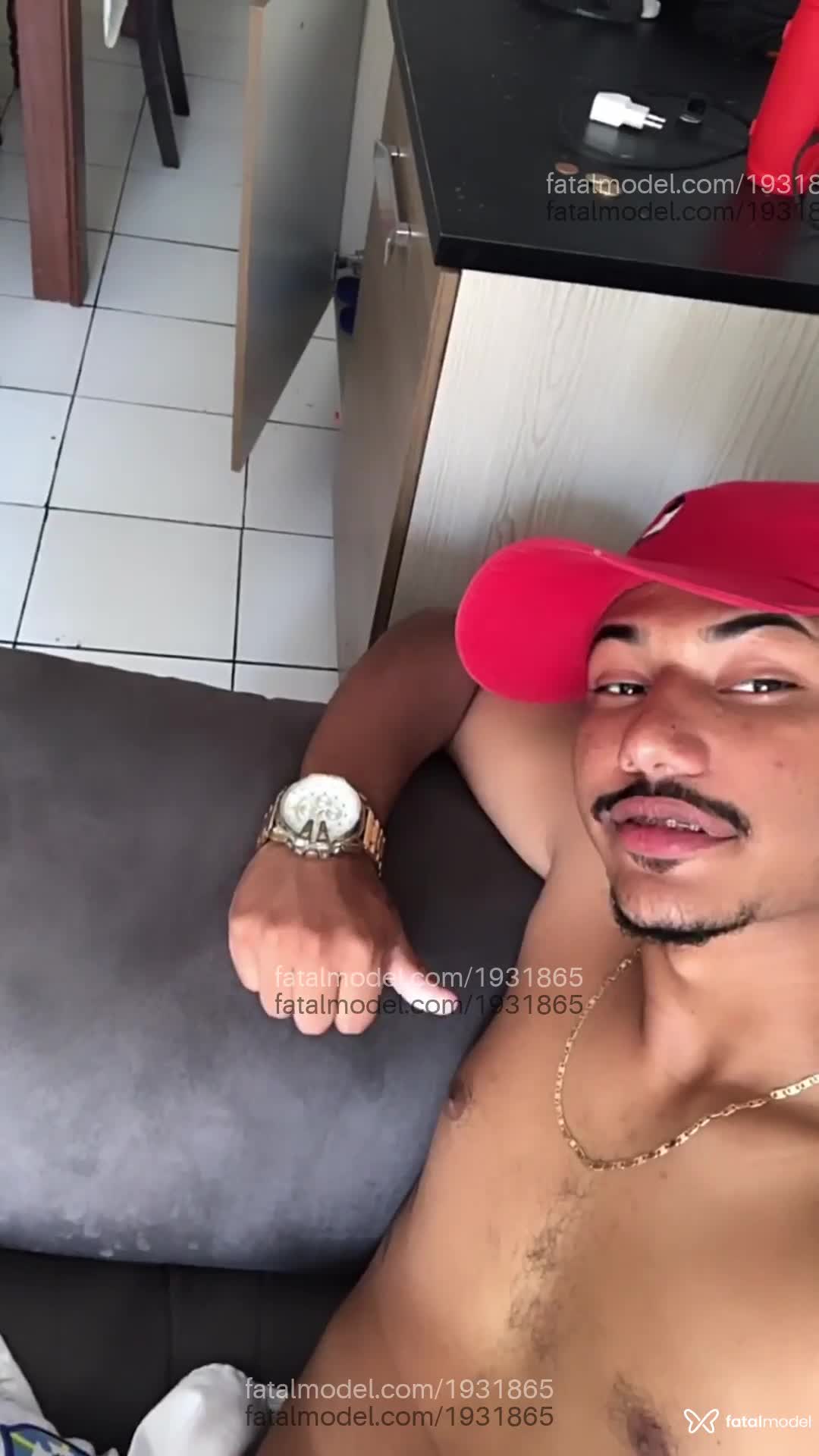 Acompanhante homem morena (o) de olhos castanhos em Virtual Acompanhante homem morena (o) de olhos castanhos em Virtual - Daniel