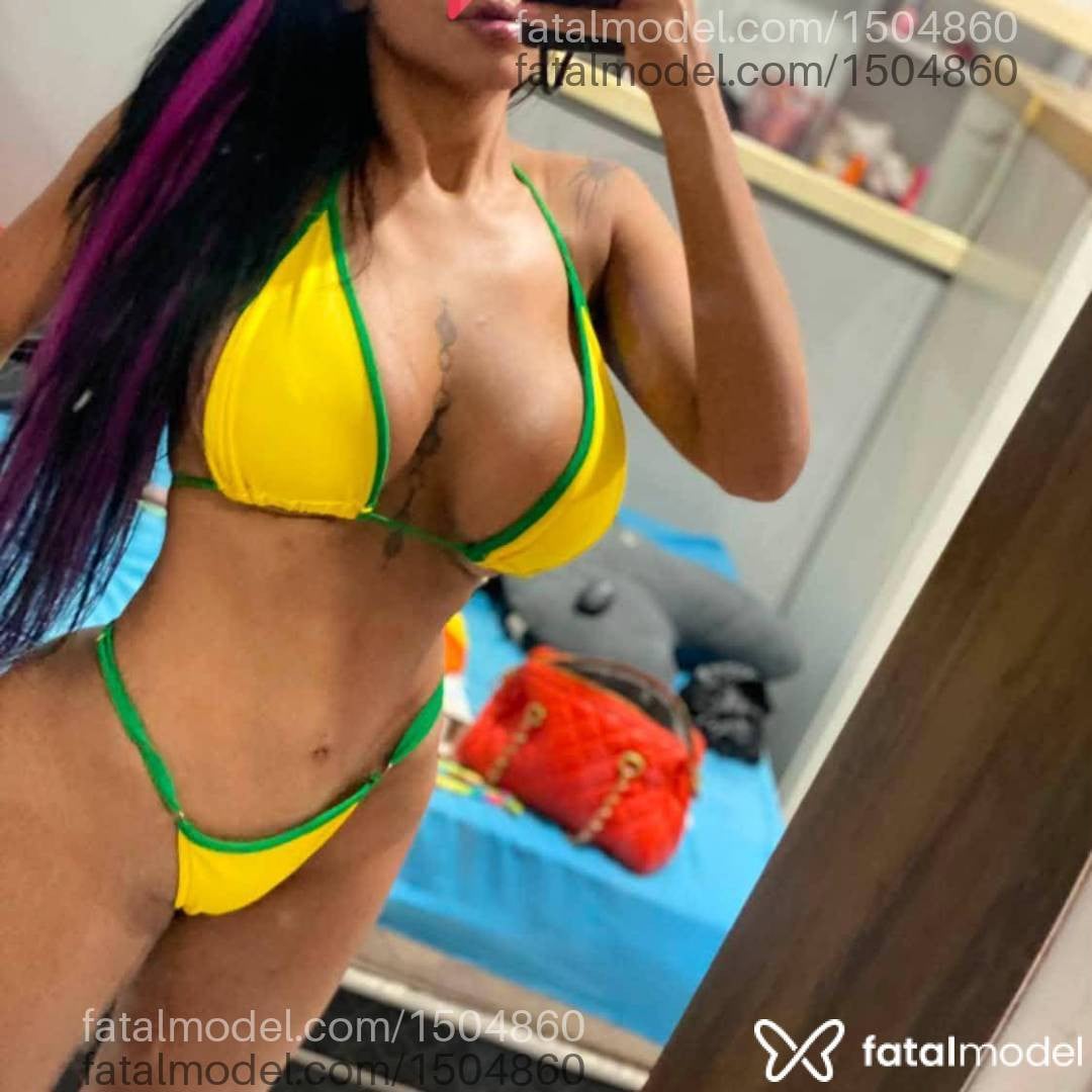Acompanhante mulher morena (o) de olhos pretos - Náksu Kikyou