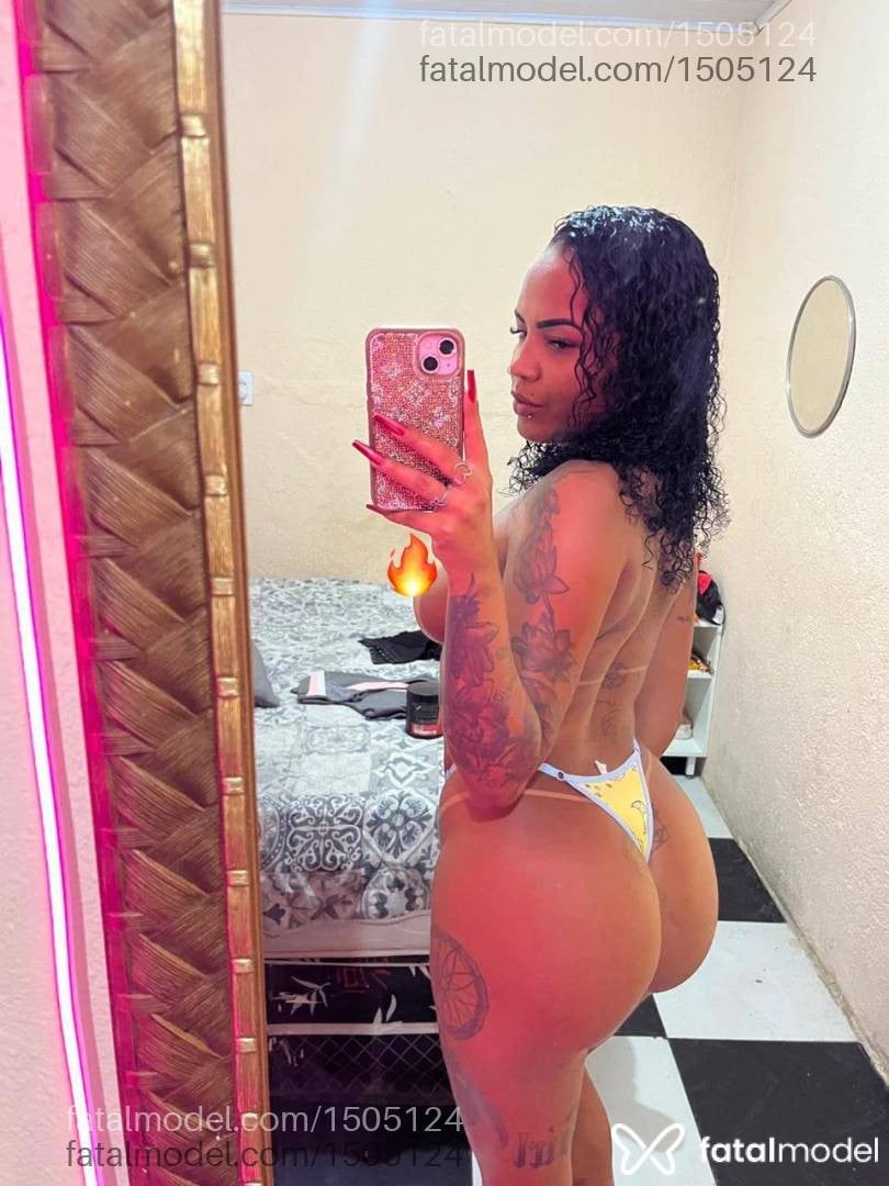 Acompanhante mulher morena (o) de olhos pretos em Rio das Ostras - Jasmim