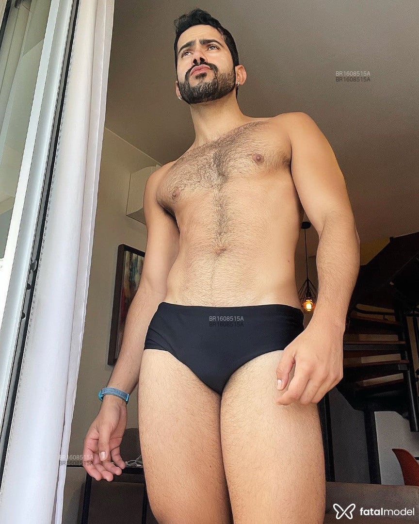 Acompanhante homem morena (o) de olhos castanhos em Luís Eduardo Magalhães - Thiago Godoy