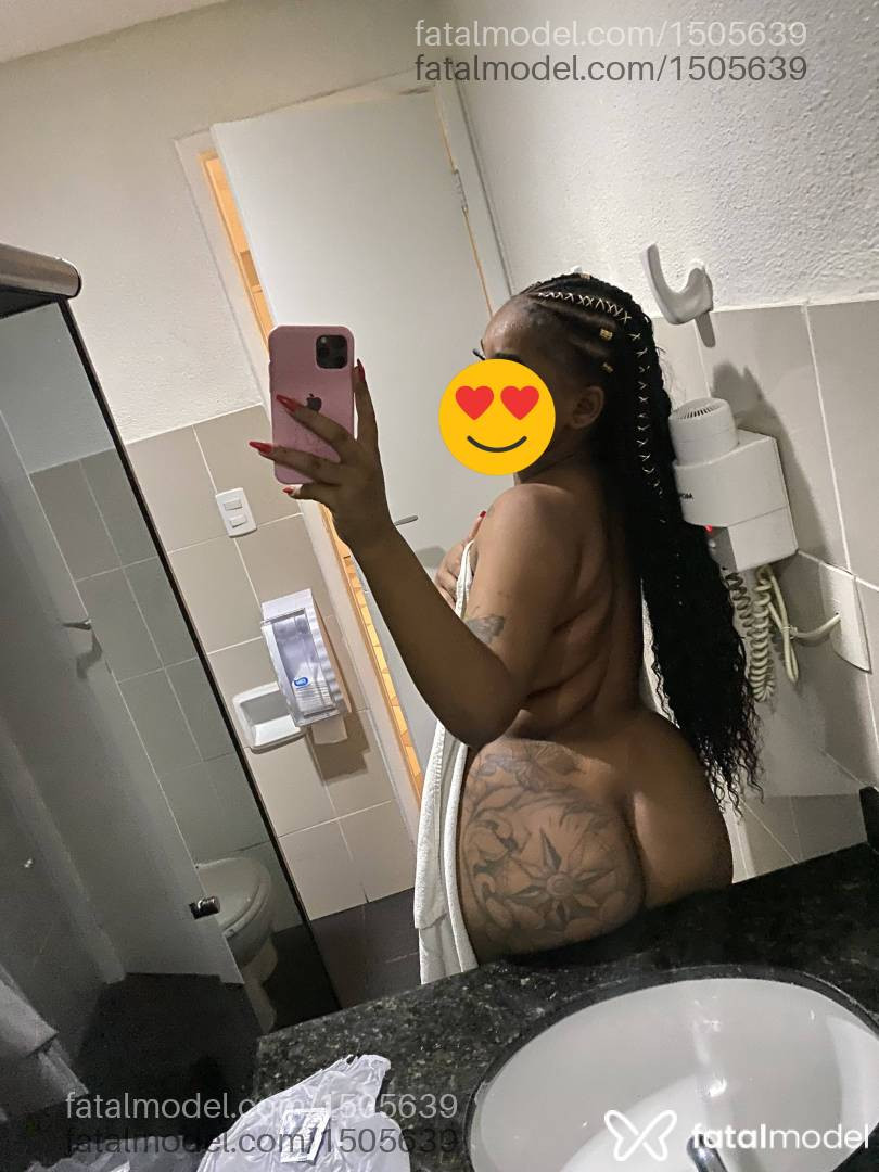 Acompanhante mulher com cabelo castanho de olhos castanhos - Maya Acompanhante mulher com cabelo castanho de olhos castanhos - Maya