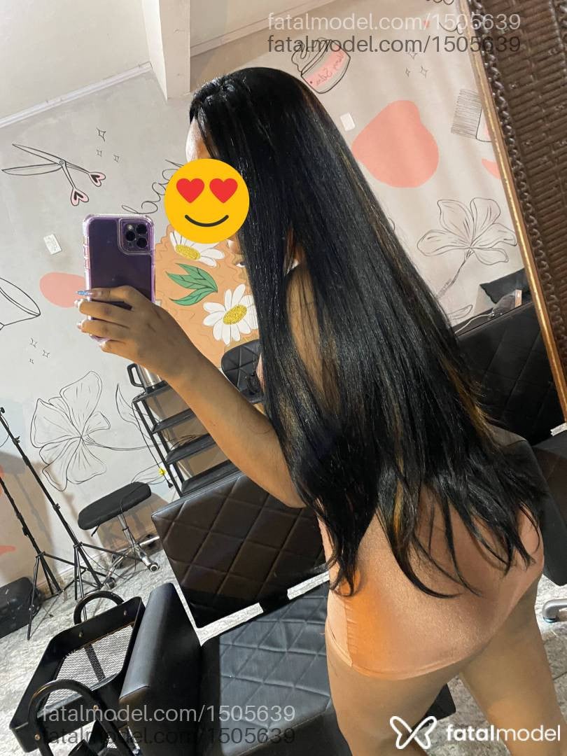 Acompanhante mulher com cabelo castanho de olhos castanhos - Maya