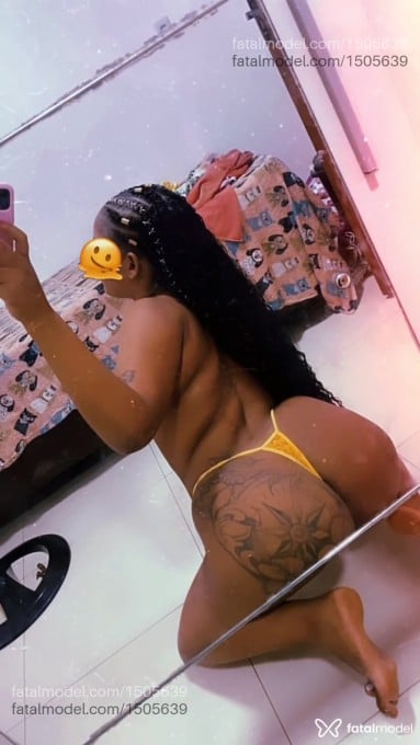 Acompanhante mulher com cabelo castanho de olhos castanhos - Maya Acompanhante mulher com cabelo castanho de olhos castanhos - Maya