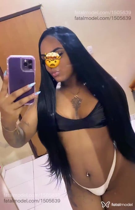 Acompanhante mulher com cabelo castanho de olhos castanhos - Maya Acompanhante mulher com cabelo castanho de olhos castanhos - Maya