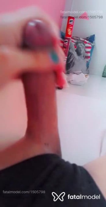 Acompanhante mulher trans morena (o) de olhos castanhos em Virtual - Vitória Gölz