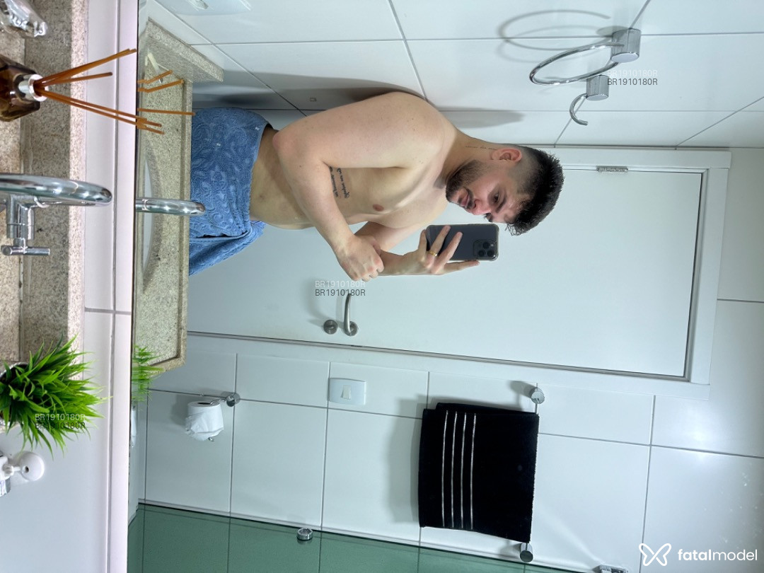 Acompanhante homem com cabelo castanho de olhos castanhos em Guarulhos - Júnior Albuquerque