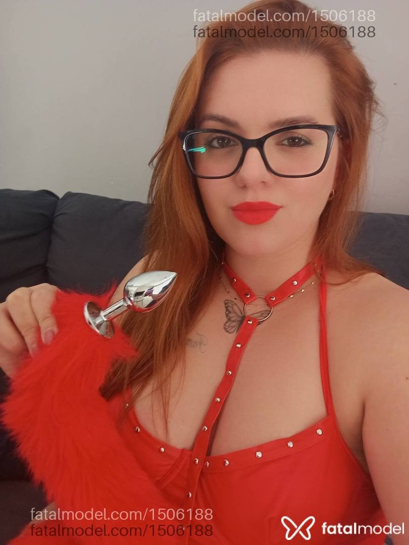 Acompanhante mulher ruiva (o) de olhos mel - KAROL MORETTI