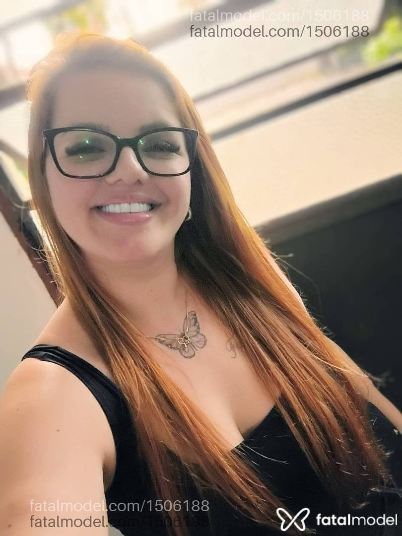 Acompanhante mulher ruiva (o) de olhos mel - KAROL MORETTI