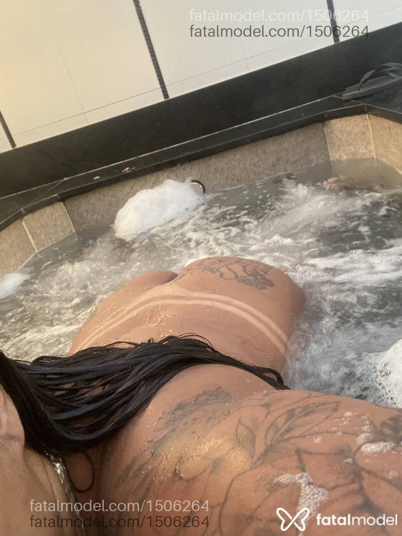 Acompanhante mulher com cabelo castanho de olhos castanhos - Bianca oliveira