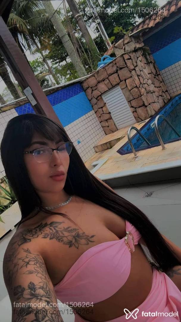 Acompanhante mulher com cabelo castanho de olhos castanhos - Bianca oliveira