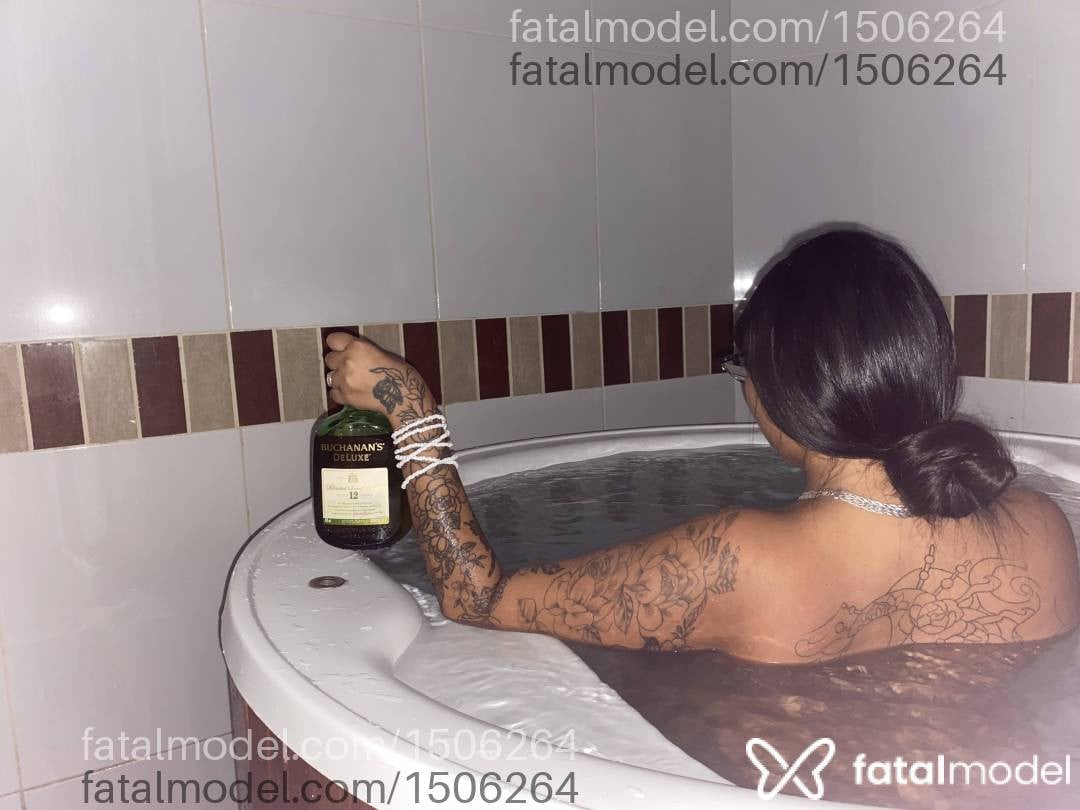 Acompanhante mulher com cabelo castanho de olhos castanhos - Bianca oliveira