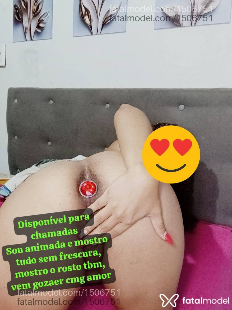 Acompanhante mulher com cabelo colorido de olhos castanhos - Merliahmar