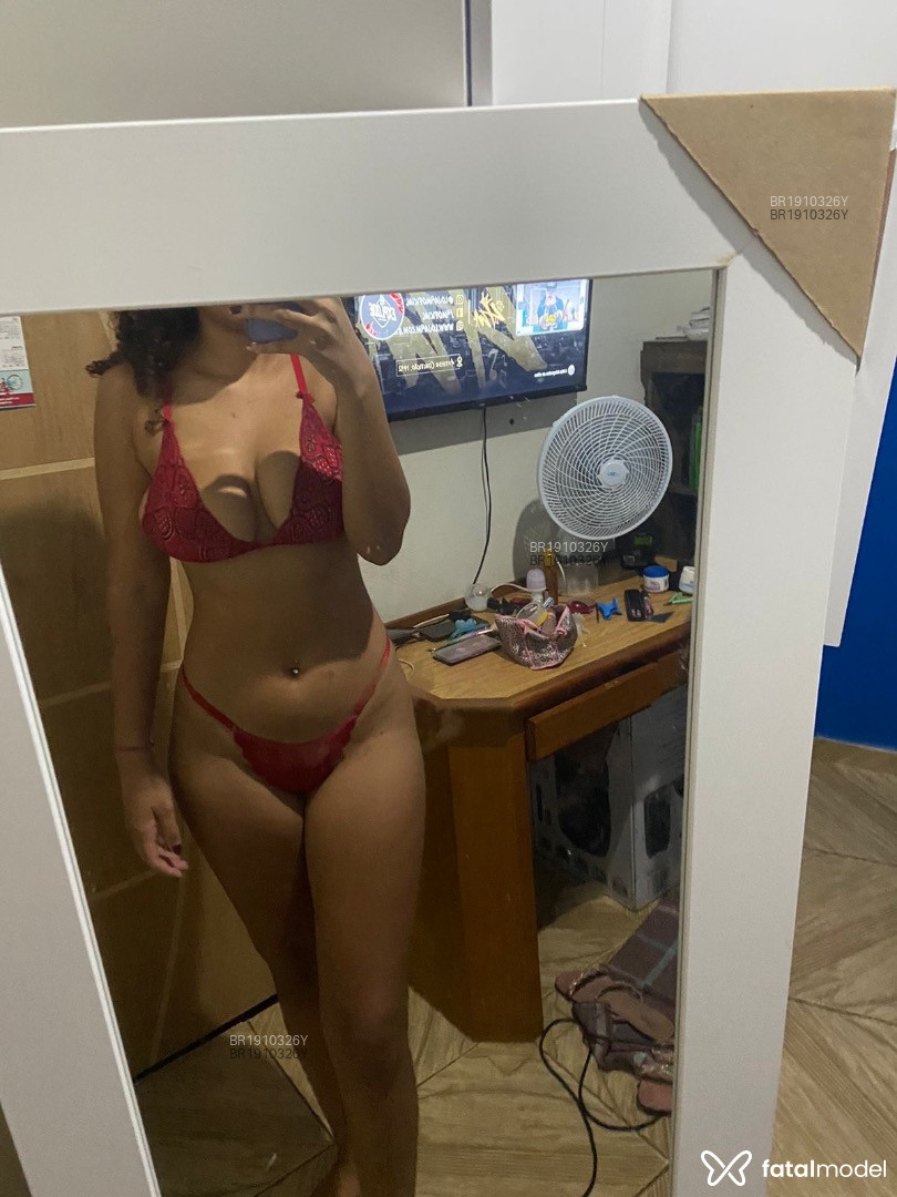 Acompanhante mulher com cabelo castanho de olhos mel em Campinas - Bruna Ferreira
