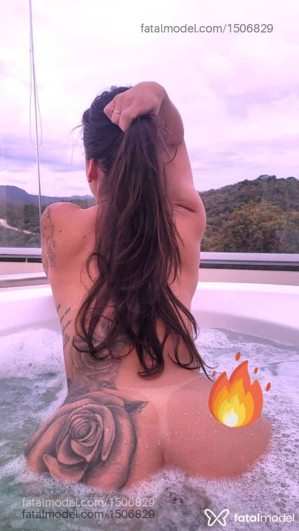 Acompanhante mulher com cabelo castanho de olhos castanhos em Itabirito Acompanhante mulher com cabelo castanho de olhos castanhos em Itabirito - Nataly