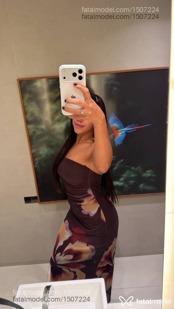 Acompanhante mulher com cabelo castanho de olhos pretos em Limeira - Melina