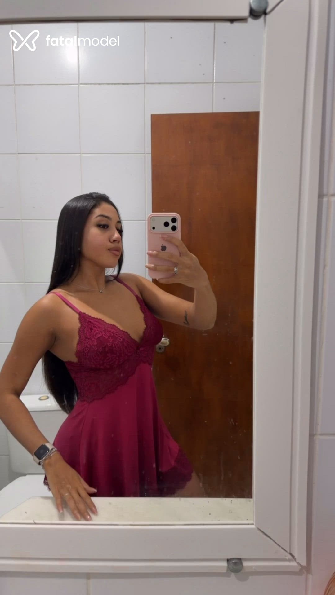Acompanhante mulher com cabelo castanho de olhos pretos em Limeira Acompanhante mulher com cabelo castanho de olhos pretos em Limeira - Melina
