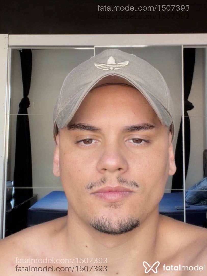 Acompanhante homem morena (o) de olhos castanhos em Uberlândia - Bernardo Castelli