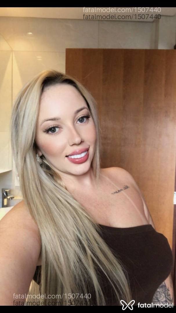 Acompanhante mulher loira (o) de olhos azuis - Alice Salles