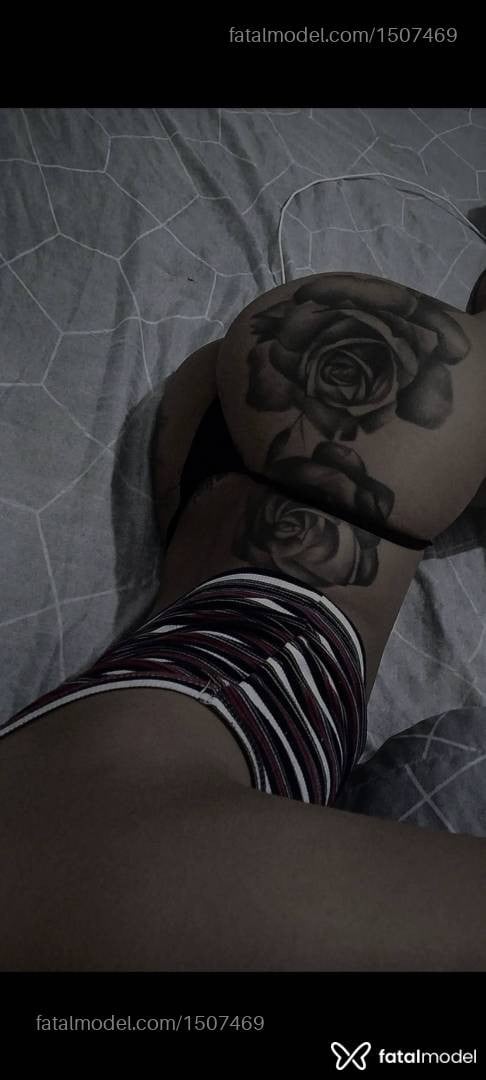 Acompanhante mulher com cabelo castanho de olhos castanhos - Allana Castellani