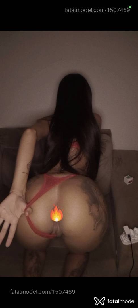 Acompanhante mulher com cabelo castanho de olhos castanhos - Allana Castellani