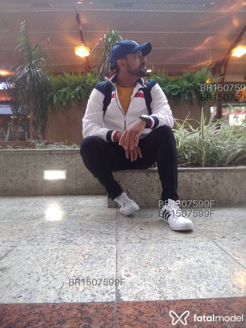 Acompanhante homem morena (o) de olhos castanhos em São José dos Pinhais Acompanhante homem morena (o) de olhos castanhos em São José dos Pinhais - Henry
