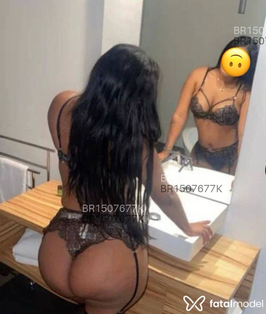 Acompanhante mulher morena (o) de olhos pretos em Pindamonhangaba - Cléo Venturini