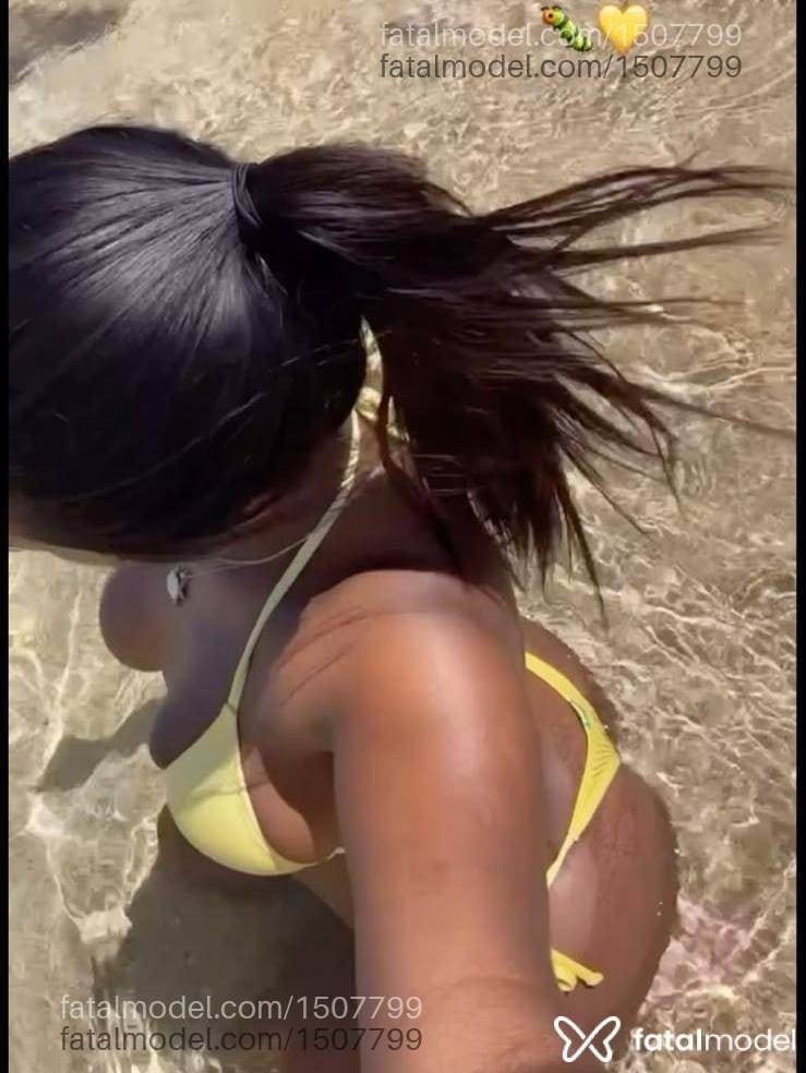Acompanhante mulher morena (o) de olhos castanhos - Paolla