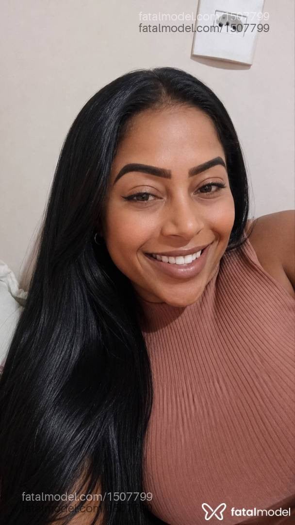 Acompanhante mulher morena (o) de olhos castanhos - Paolla