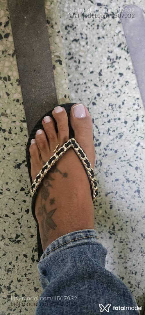 Acompanhante mulher loira (o) de olhos mel - JULIA VALENÇA