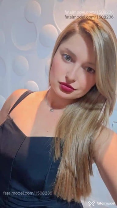 Acompanhante mulher loira (o) de olhos verdes - Stella