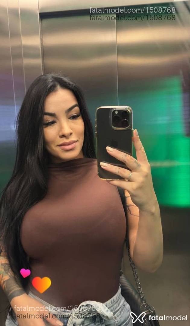 Acompanhante mulher morena (o) de olhos castanhos - Allana