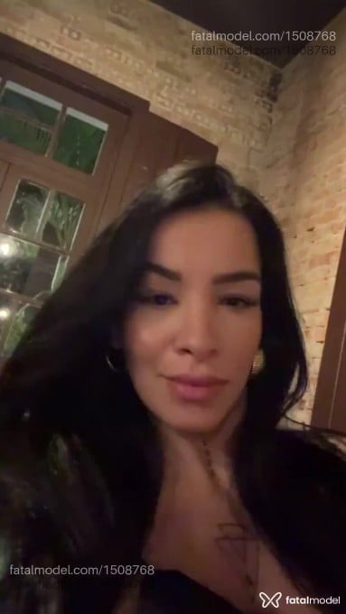 Acompanhante mulher morena (o) de olhos castanhos - Allana