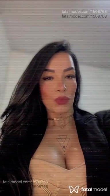 Acompanhante mulher morena (o) de olhos castanhos - Allana