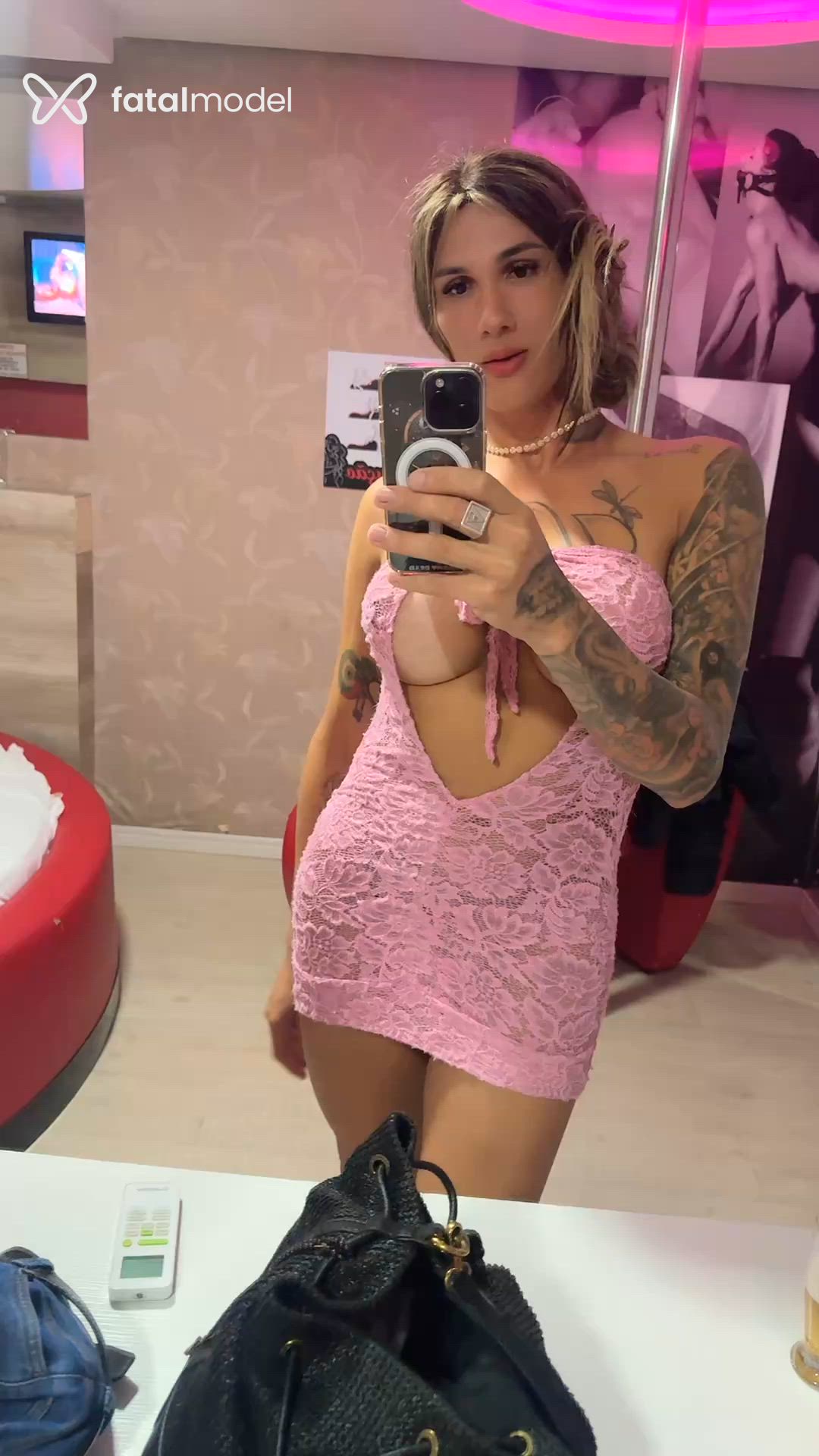 Acompanhante travesti com cabelo castanho de olhos castanhos - Ymolla Kadory Acompanhante travesti com cabelo castanho de olhos castanhos - Ymolla Kadory