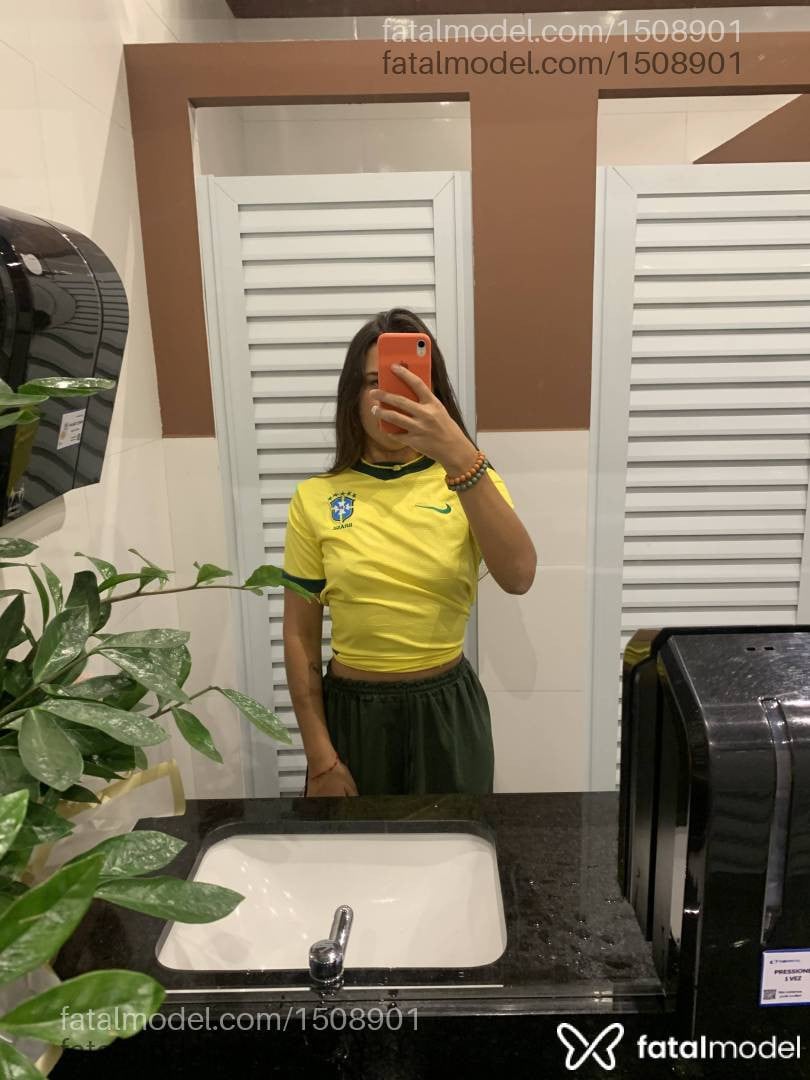 Acompanhante mulher com cabelo castanho de olhos castanhos em São Paulo - Sophie