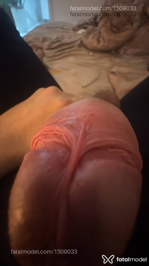 Acompanhante mulher trans loira (o) de olhos castanhos - Cacau Rosa