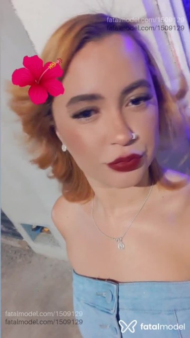 Acompanhante mulher com cabelo colorido de olhos castanhos em Guanambi - Kamillas House